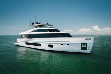 82' Azimut 2023 Yacht For Sale